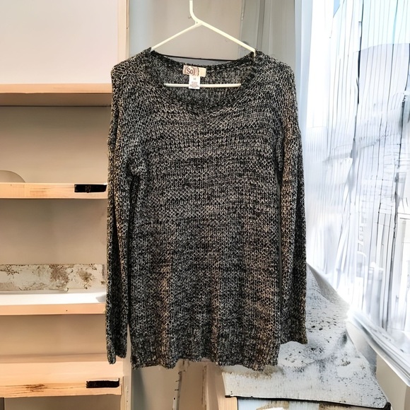 🍄Gray Cable Knit Sweater - Picture 1 of 3